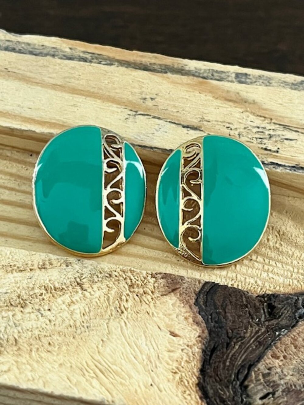 Post Earrings Green Gold 90s Retro